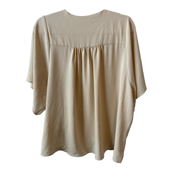 89th & Madison NWT Women's L Chic Cream Button Front Flutter Sleeve Hi Lo Blouse - Picture 2 of 10